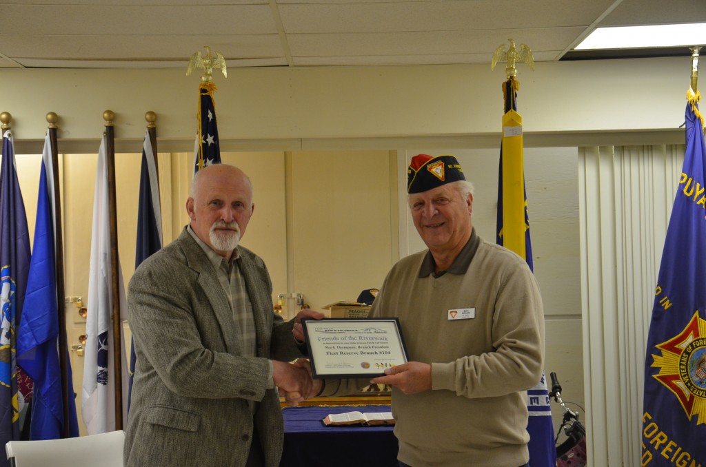 (l-r) Bill Hilton presents a certificate of appreciation to PNP MW John Johnson, JrPBP